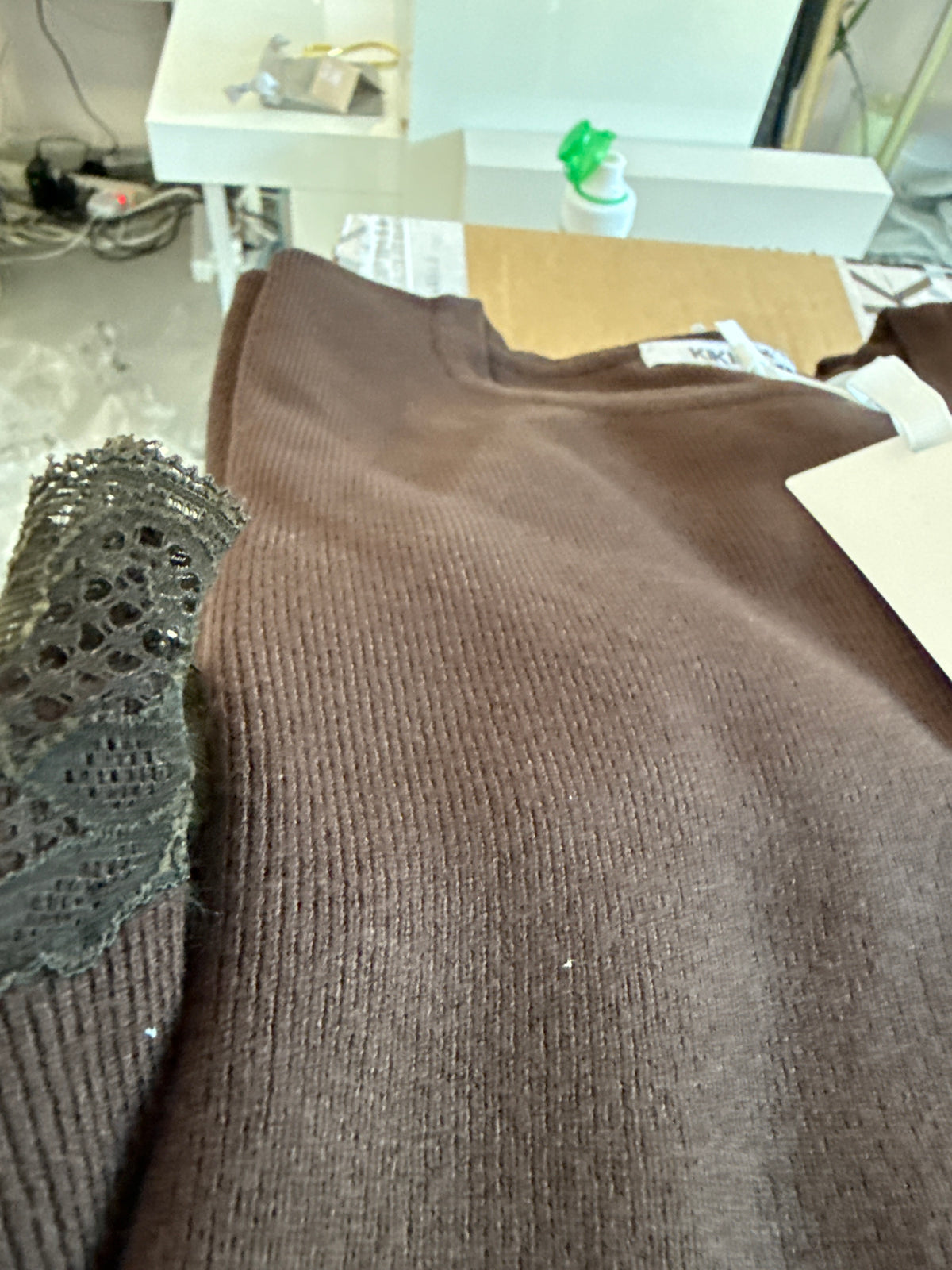 Maglia paricollo con pizzo