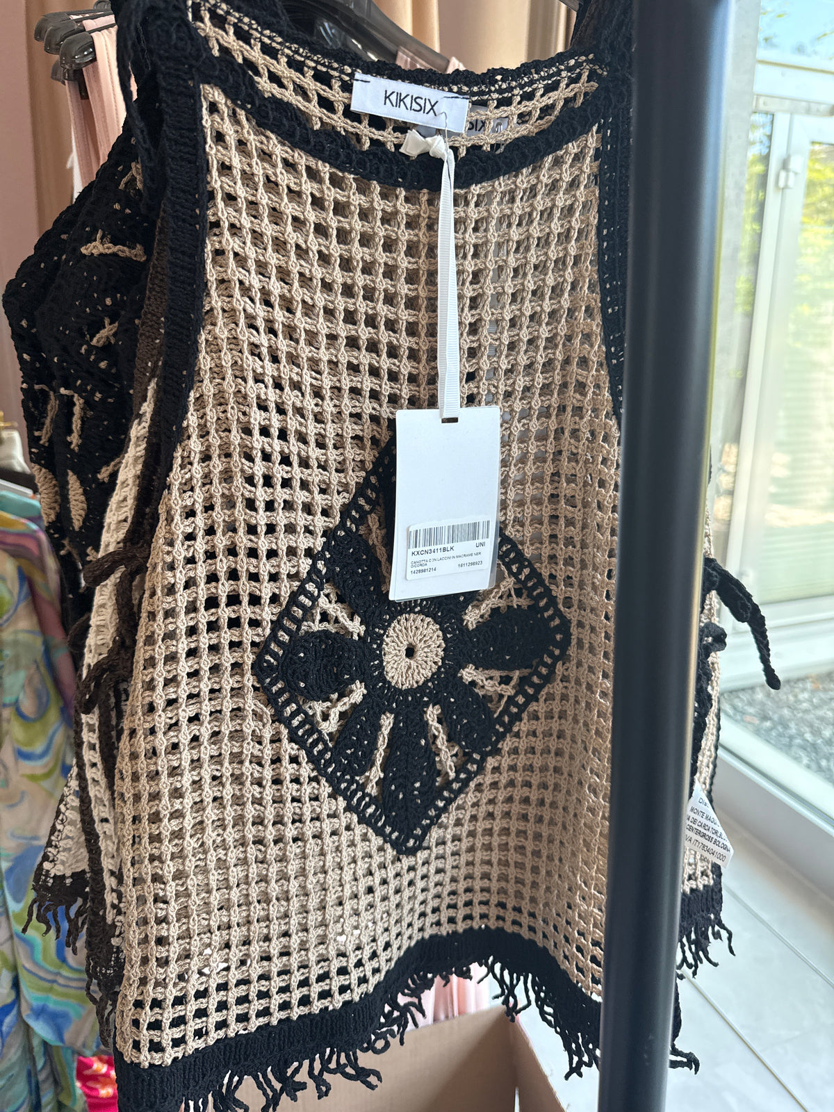 Canotta con laccini in macrame